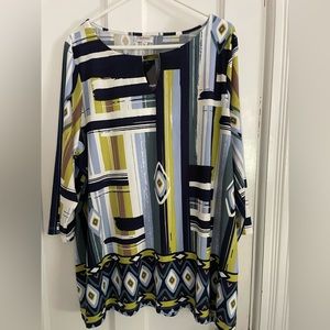 NWT The Avenue Top ADA Keyhole